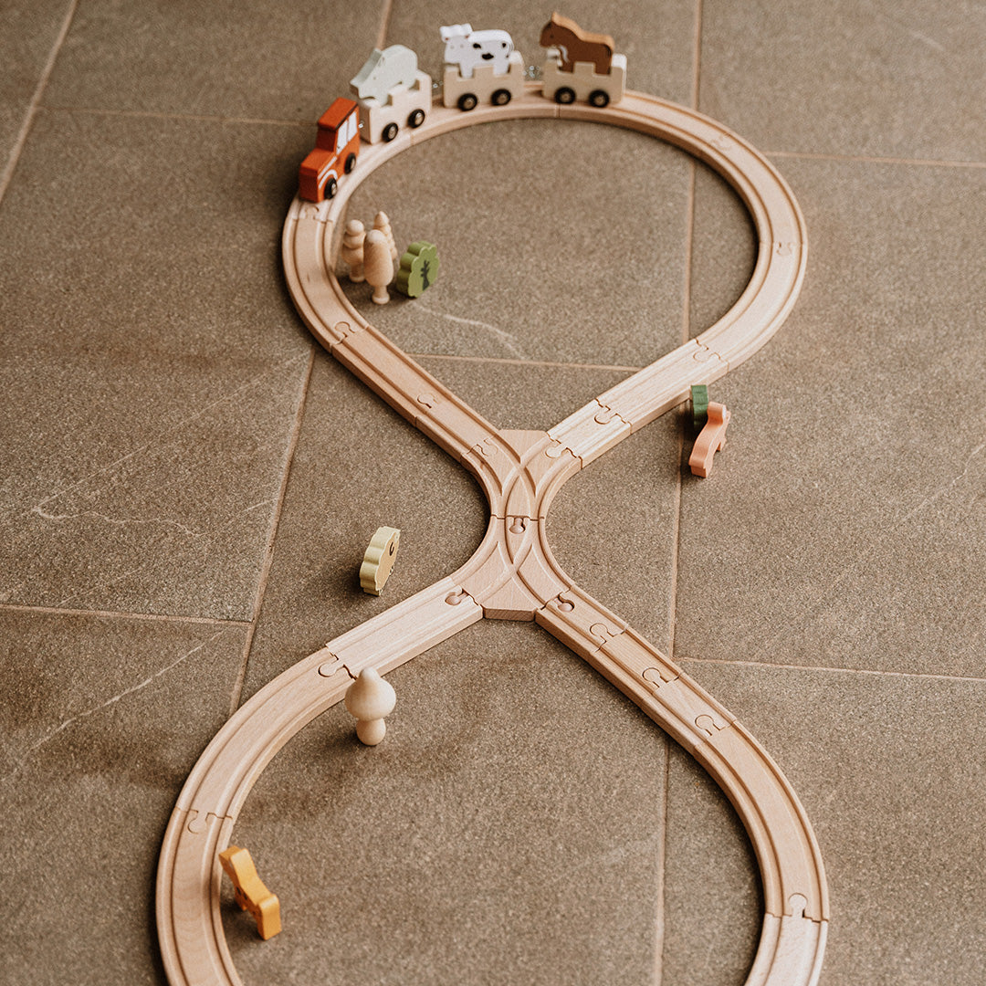 Figure 8 Farm Train - Ellie n Ro