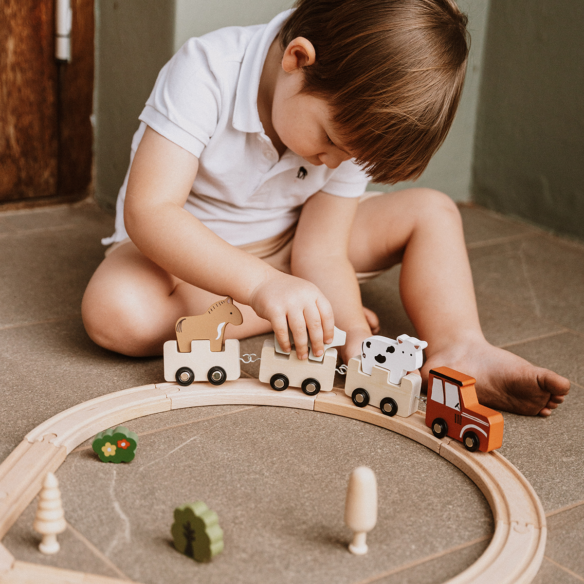 Figure 8 Farm Train - Ellie n Ro